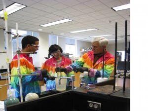 Basic chemistry, such as chemical partitioning, is introduced early in the term to help students design strategies for separating toxins from various materials before quantification is possible. Photo: Karen Brewer